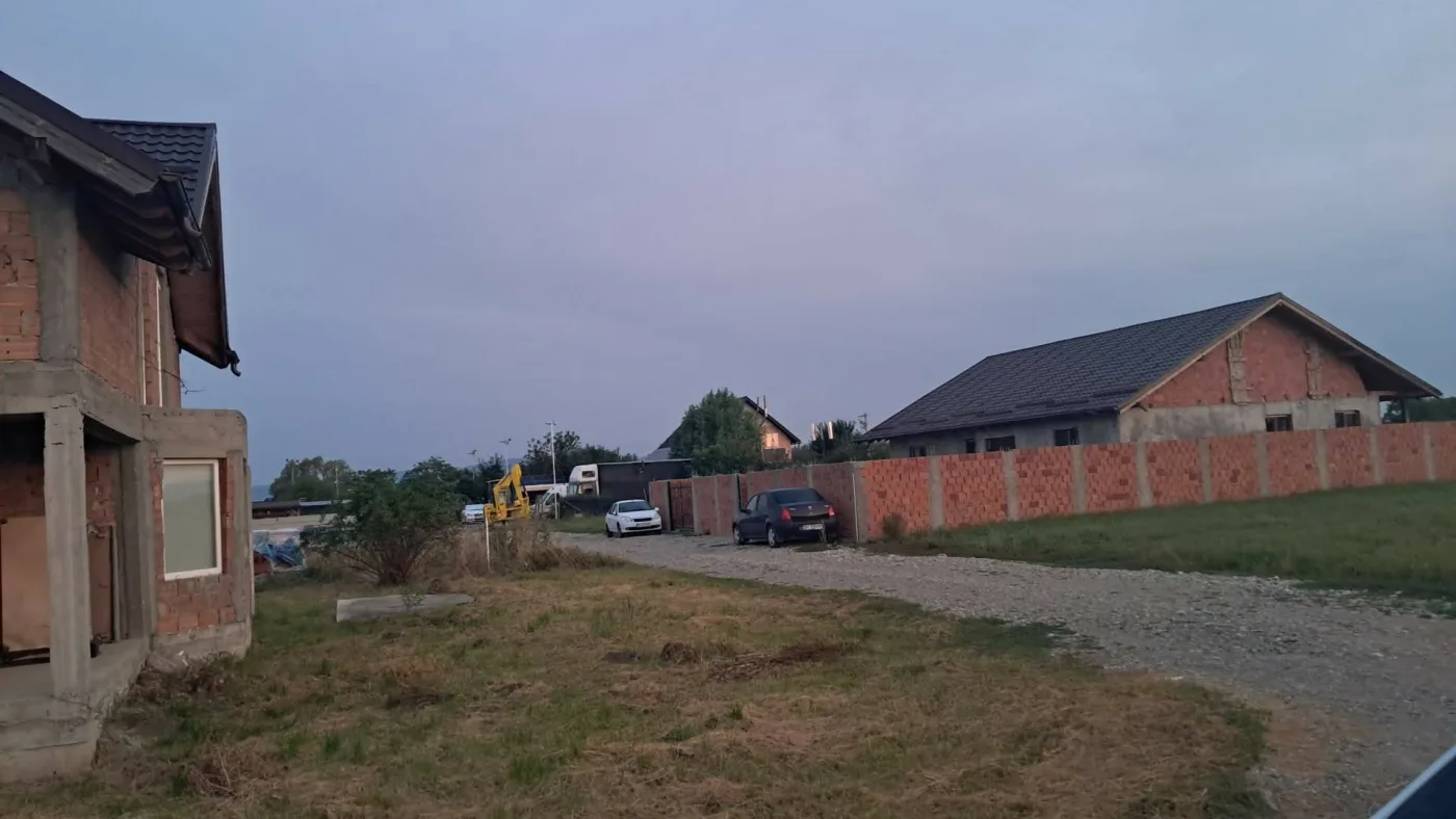 Casă cu teren